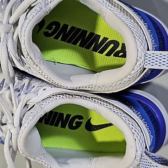 Nike white and blue size 8 athletic running shoes - Picture 6 of 7